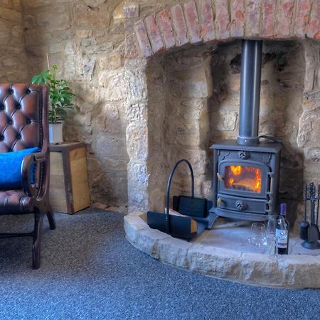 فيلا The Rockpool - Private Hot Tub And Sea Views آمبل المظهر الخارجي الصورة