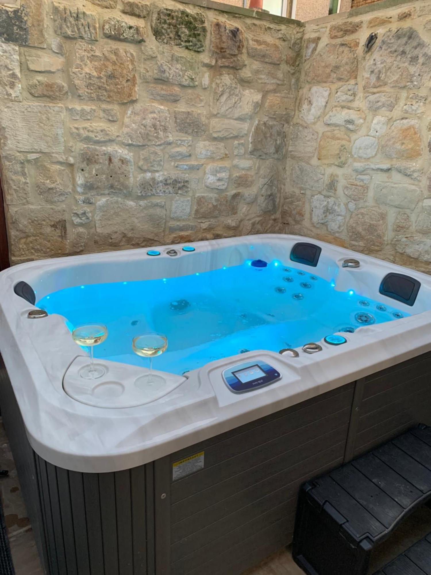 فيلا The Rockpool - Private Hot Tub And Sea Views آمبل المظهر الخارجي الصورة